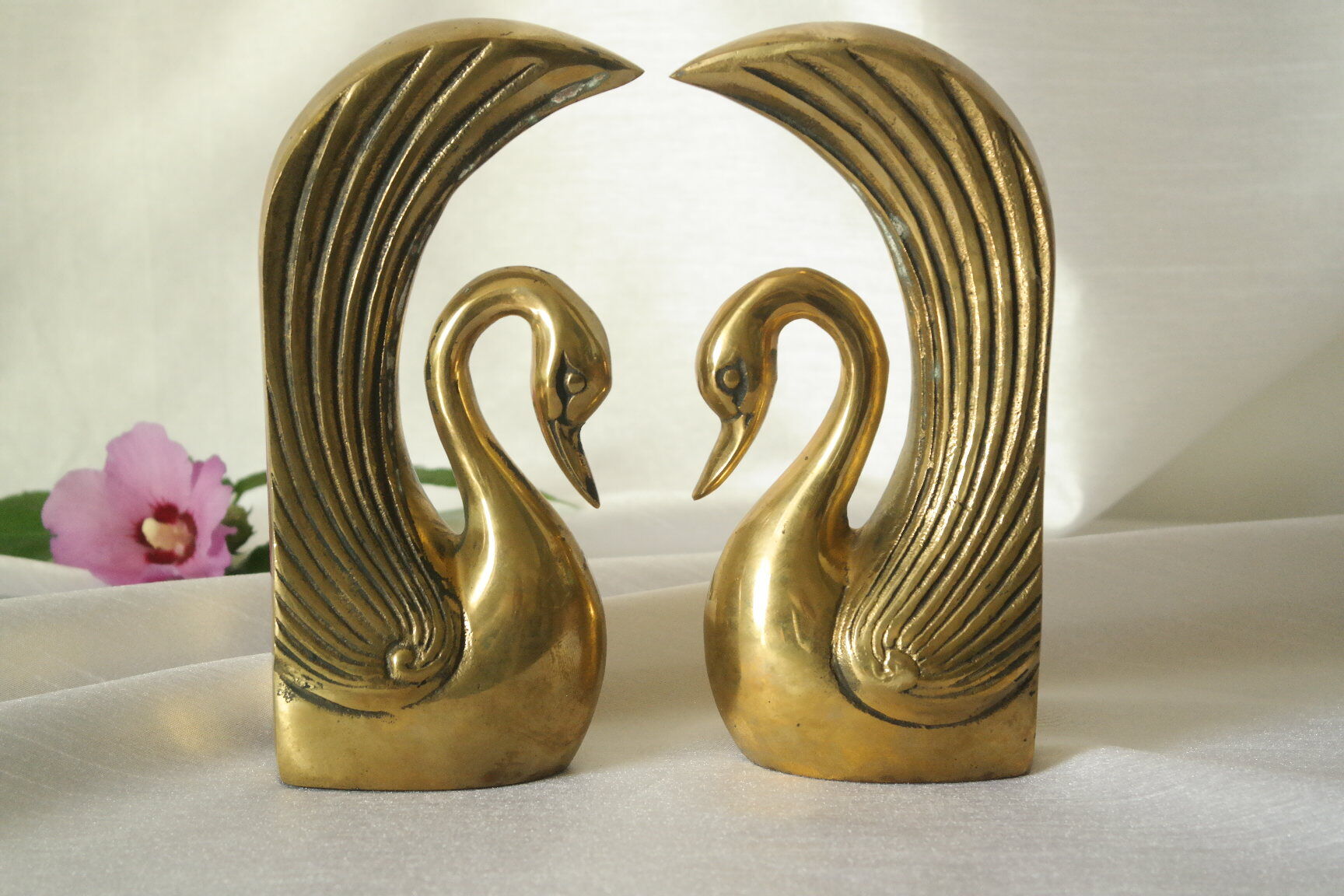 Serre livres cygnes vintage laiton