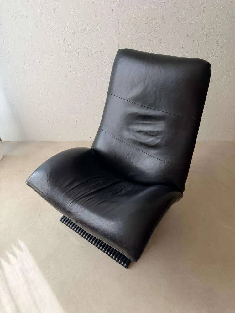 Artifort Wave F773 armchair black leather Peter van der Ham 1985