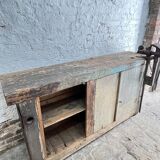 Workshop establishment with doors