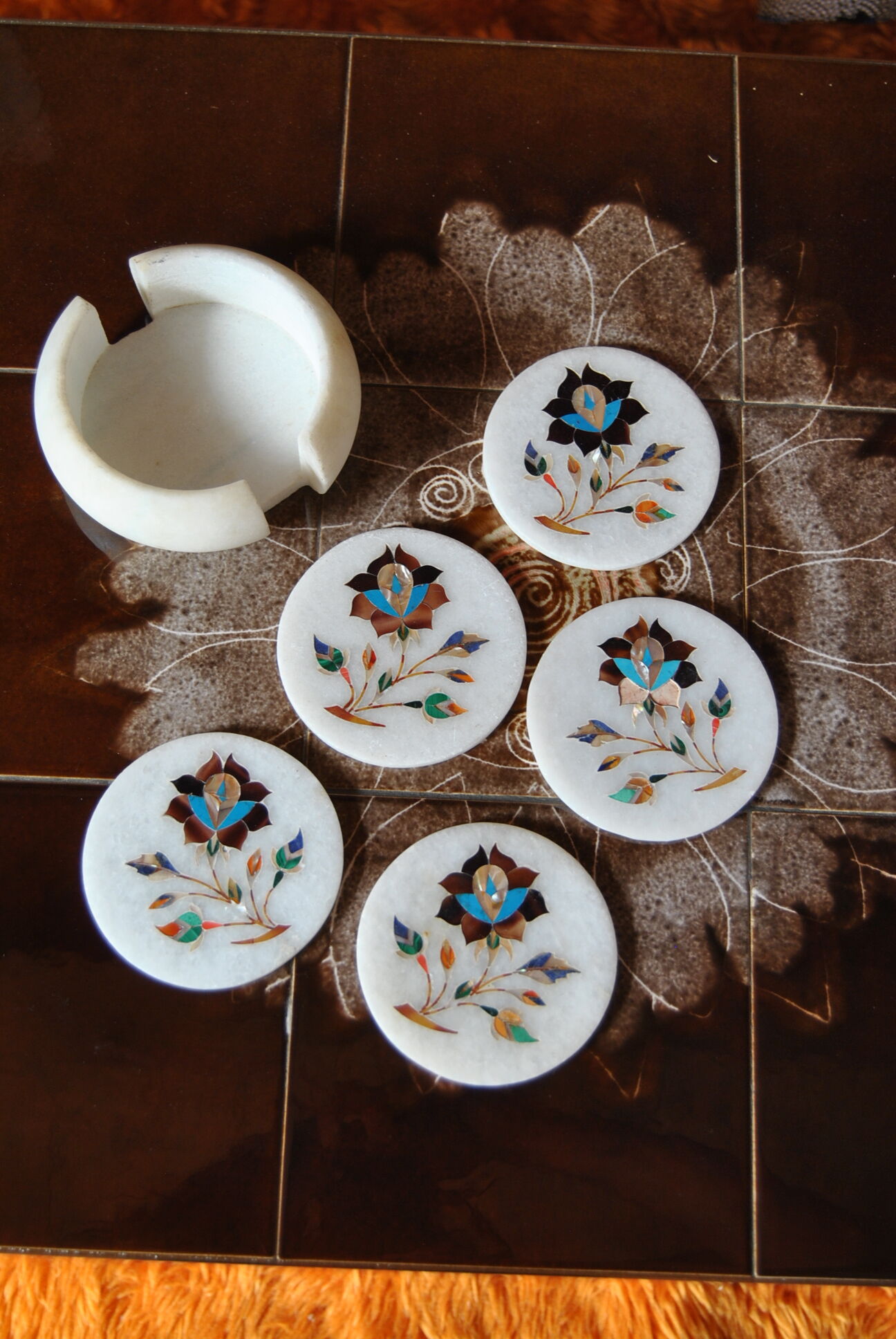 Set of 5 marble and inlaid stone coasters - Artisanal