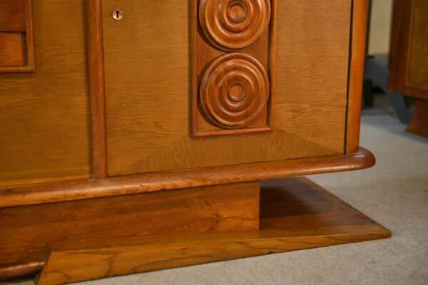 Grand buffet en chêne 1940’s