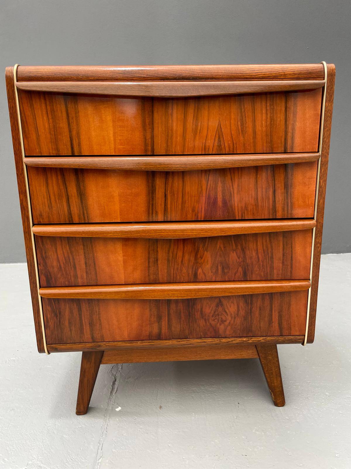 Commode à Tiroirs par Bohumil Landsman pour Jitona, Tchécoslovaquie, 1960
