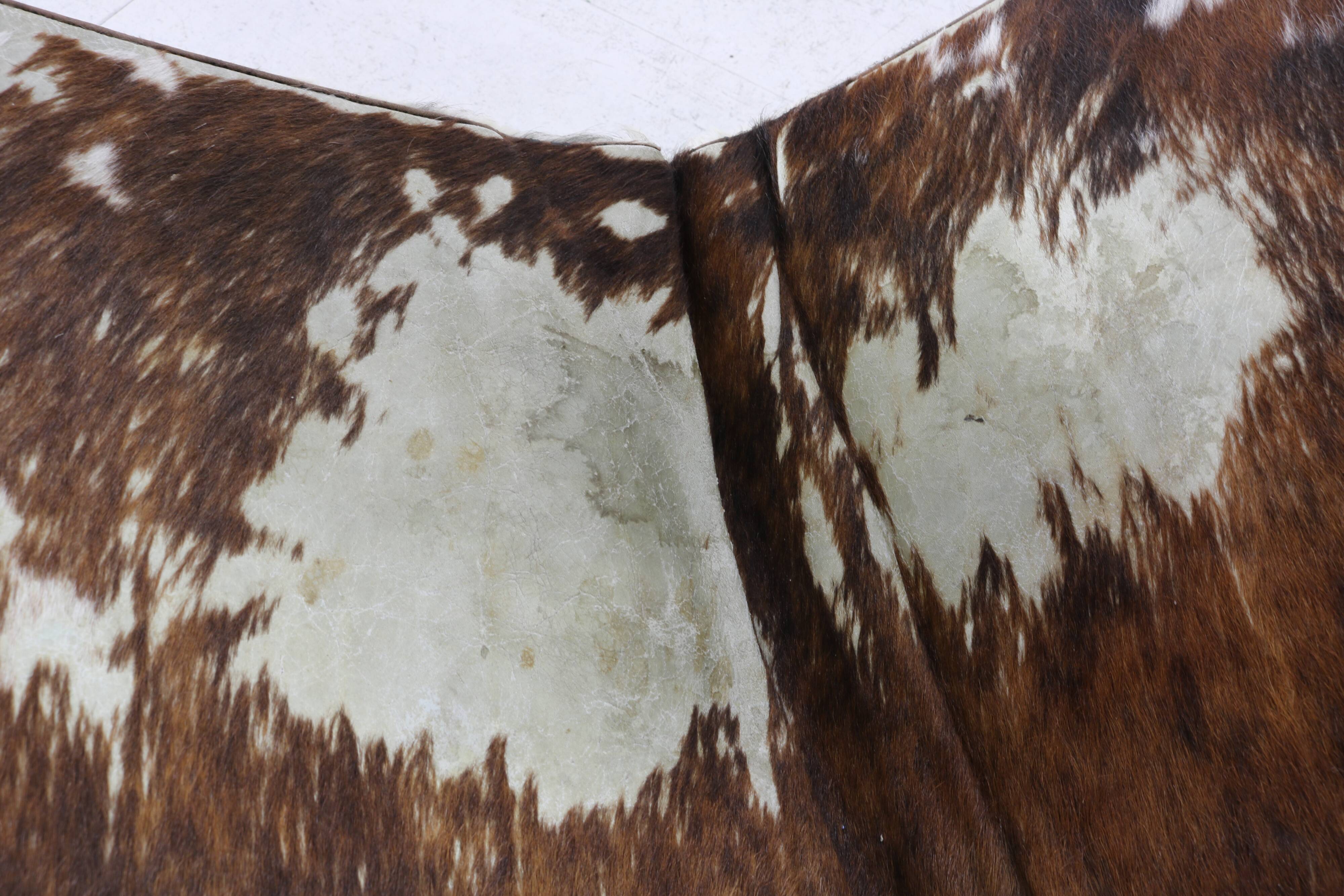 Design icon chair design the LC chaise longue by Le Corbusier