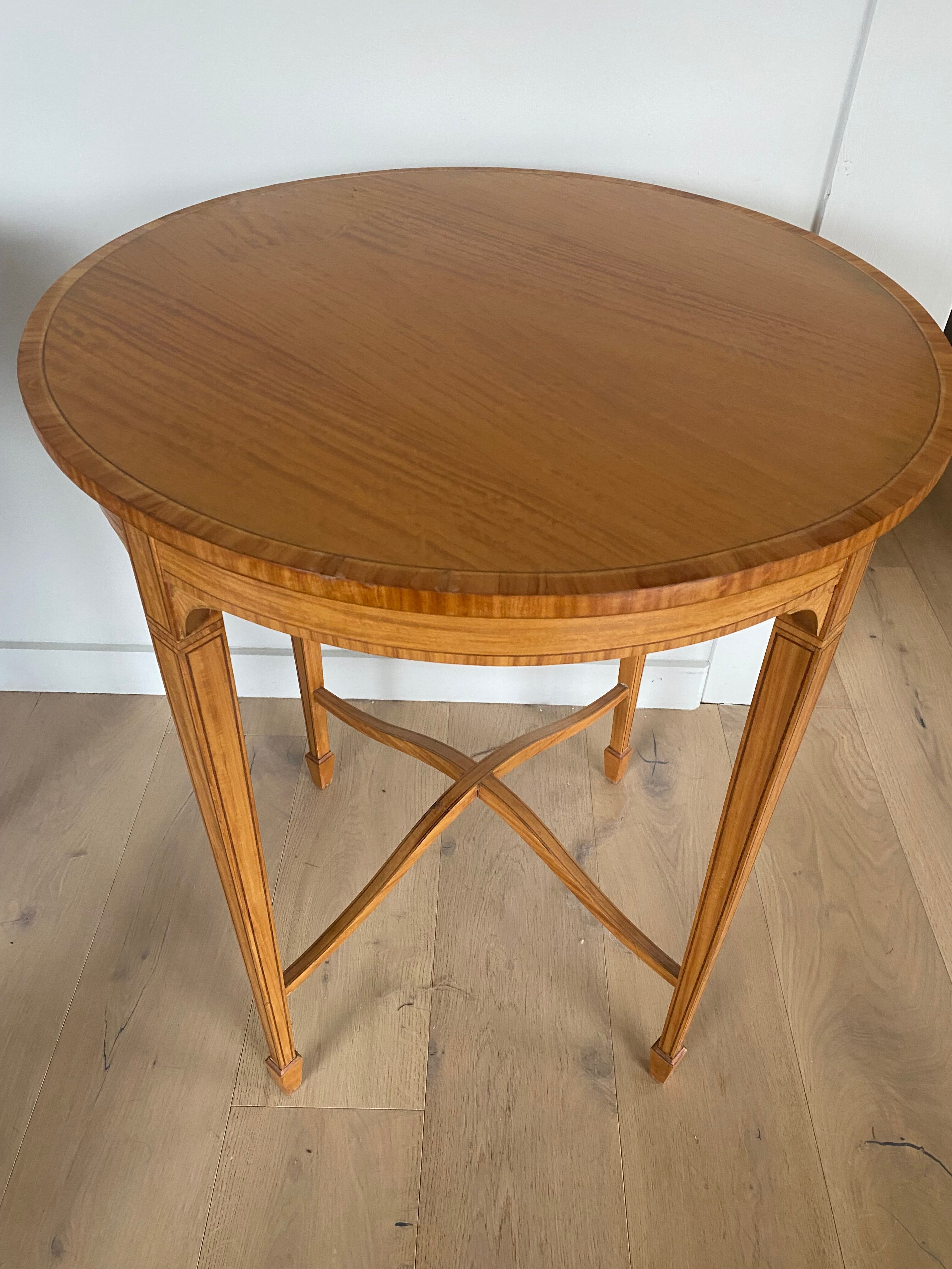 Art Nouveau Rosewood pedestal table