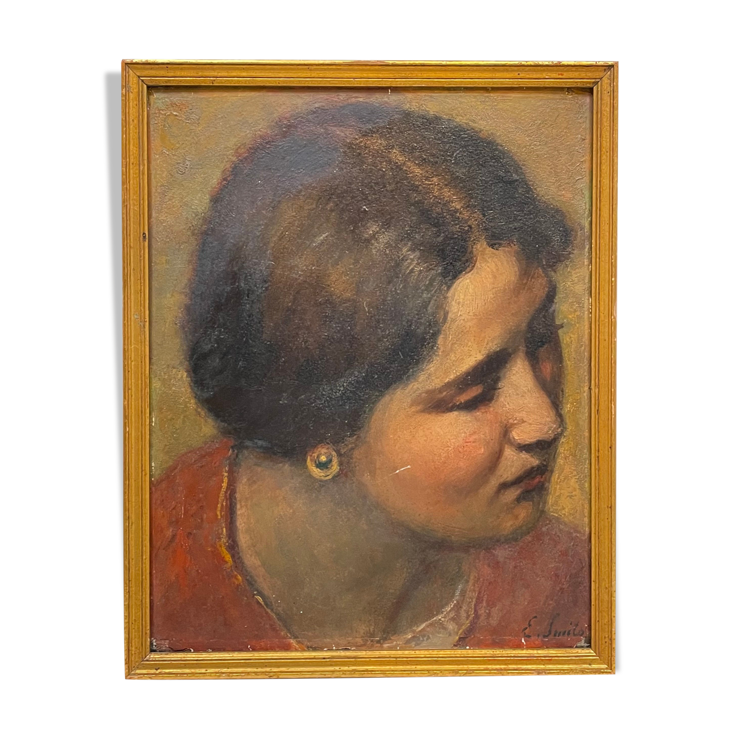 Portrait d’une jeune femme à la boucle d’oreille