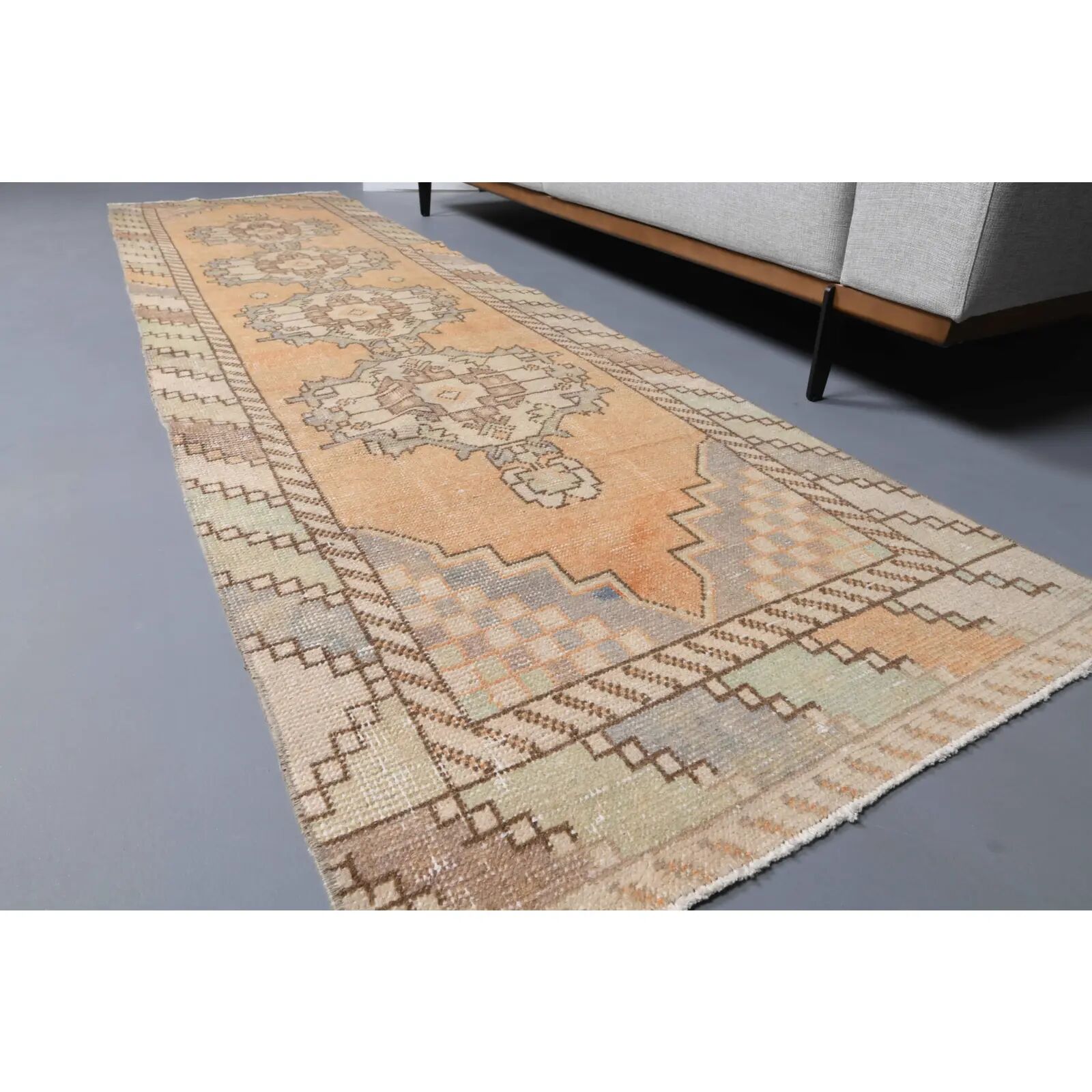 Tapis de couloir vintage turc Oushak fait main en laine et coton orange