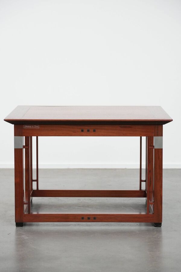 Table d'appoint/café en design Art Déco carré en bon état d'utilisation.