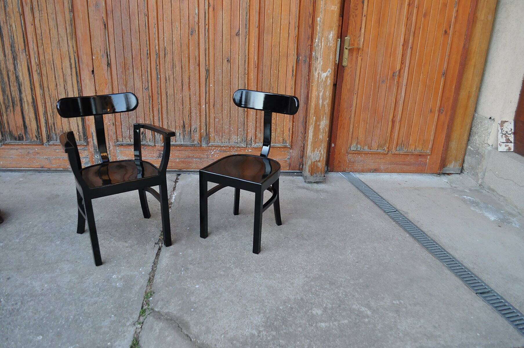 Pair of black Art Deco chairs in wood by Lajos Kozma, Szék és Faárugyár, 1920s