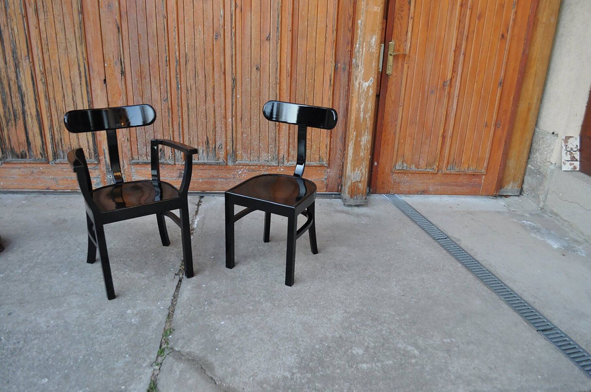 Pair of black Art Deco chairs in wood by Lajos Kozma, Szék és Faárugyár, 1920s