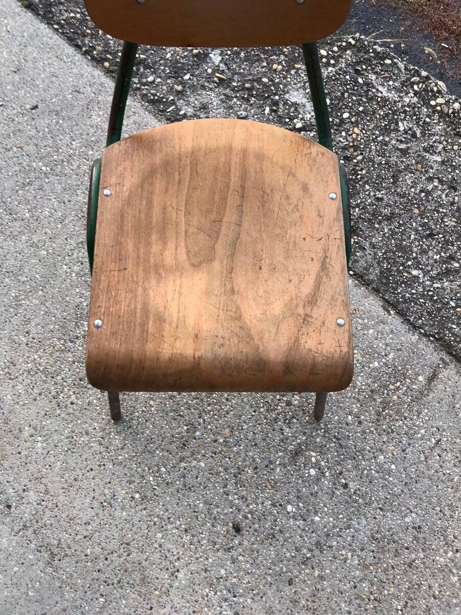 Set of 3 children's chairs from the 1960s in brown plywood with a green steel frame, school style.