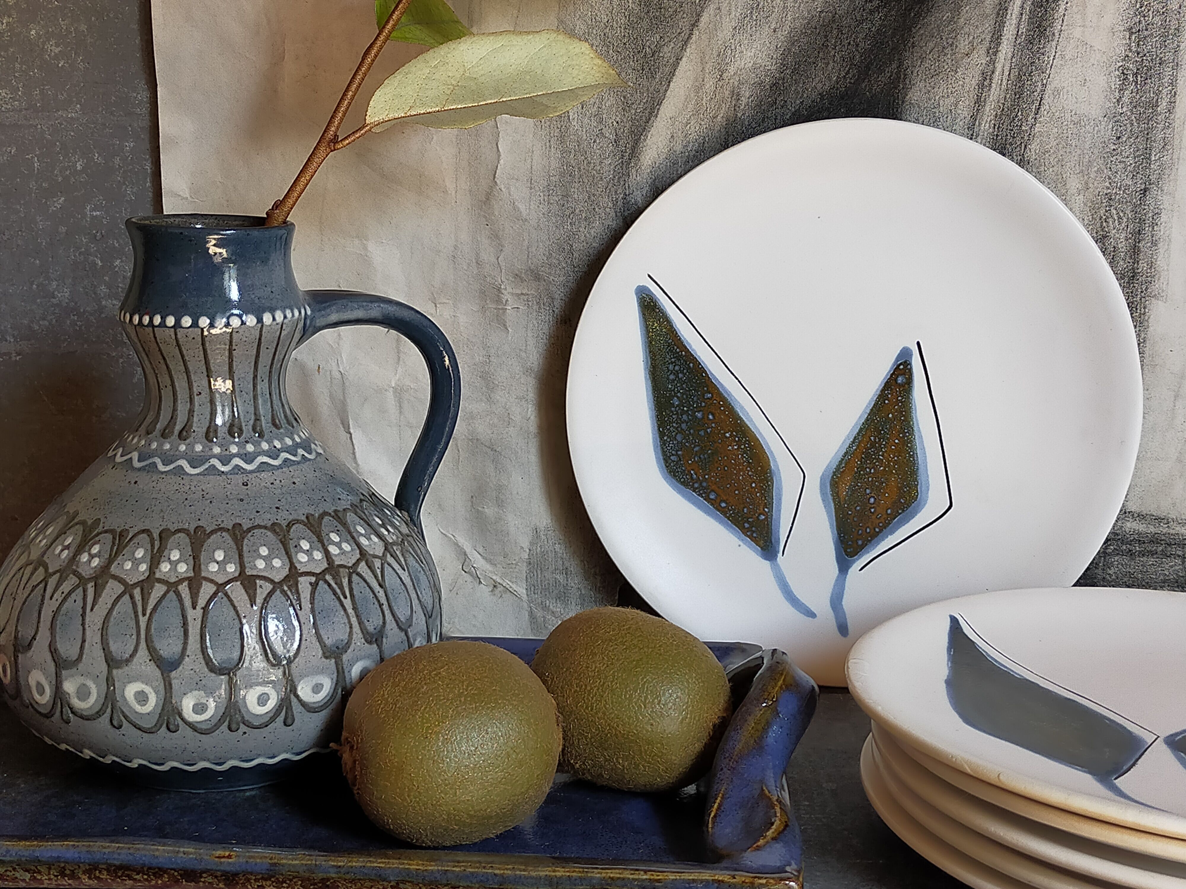 Ceramic handle vase with vintage graphic decoration