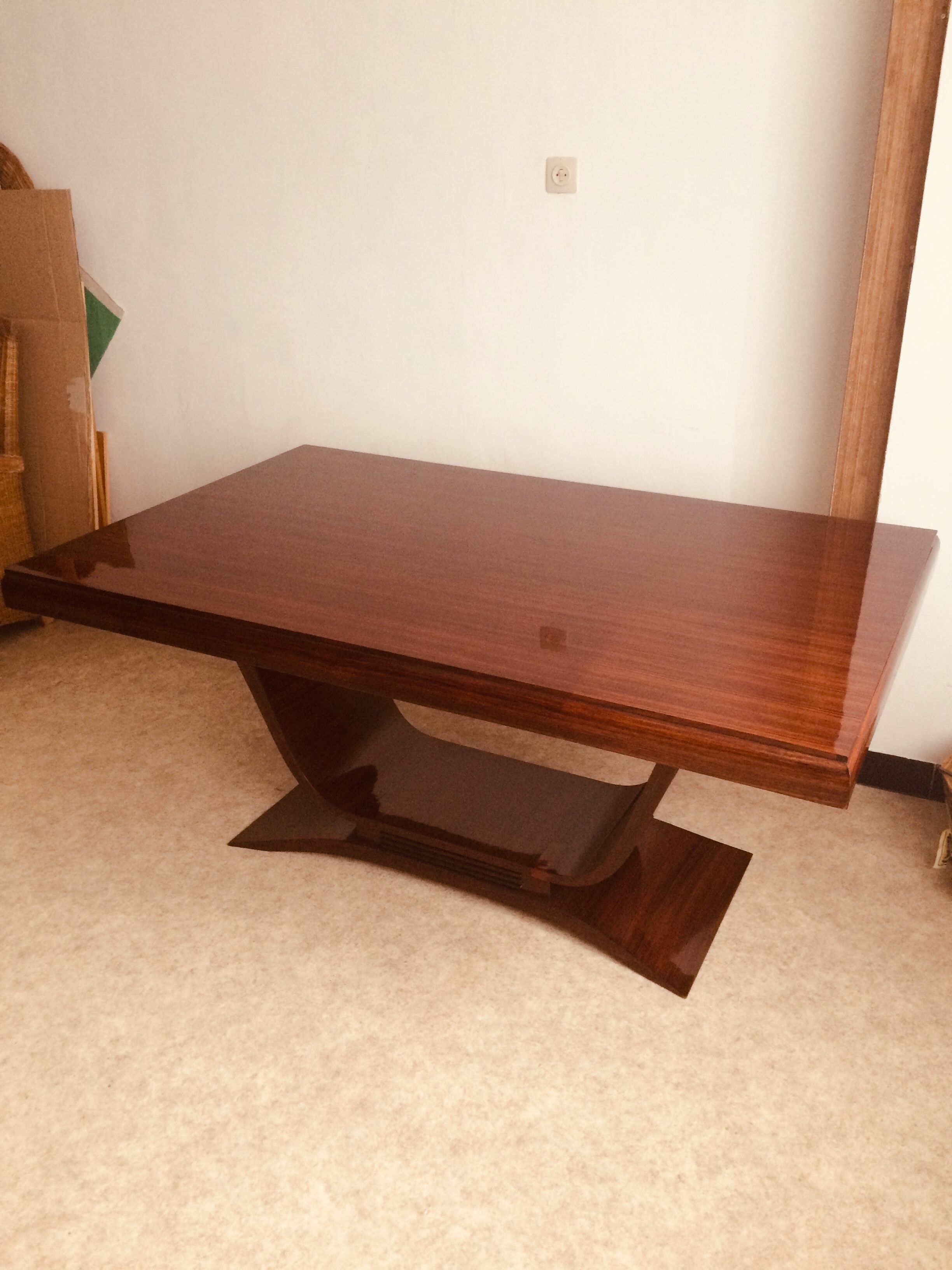 Art Deco dining table in Rio rosewood