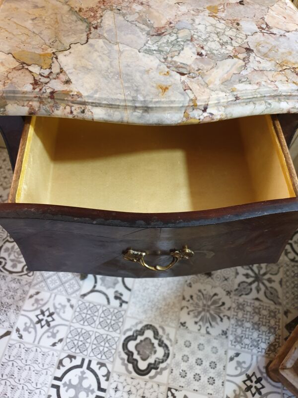 Ancien chevet marqueté