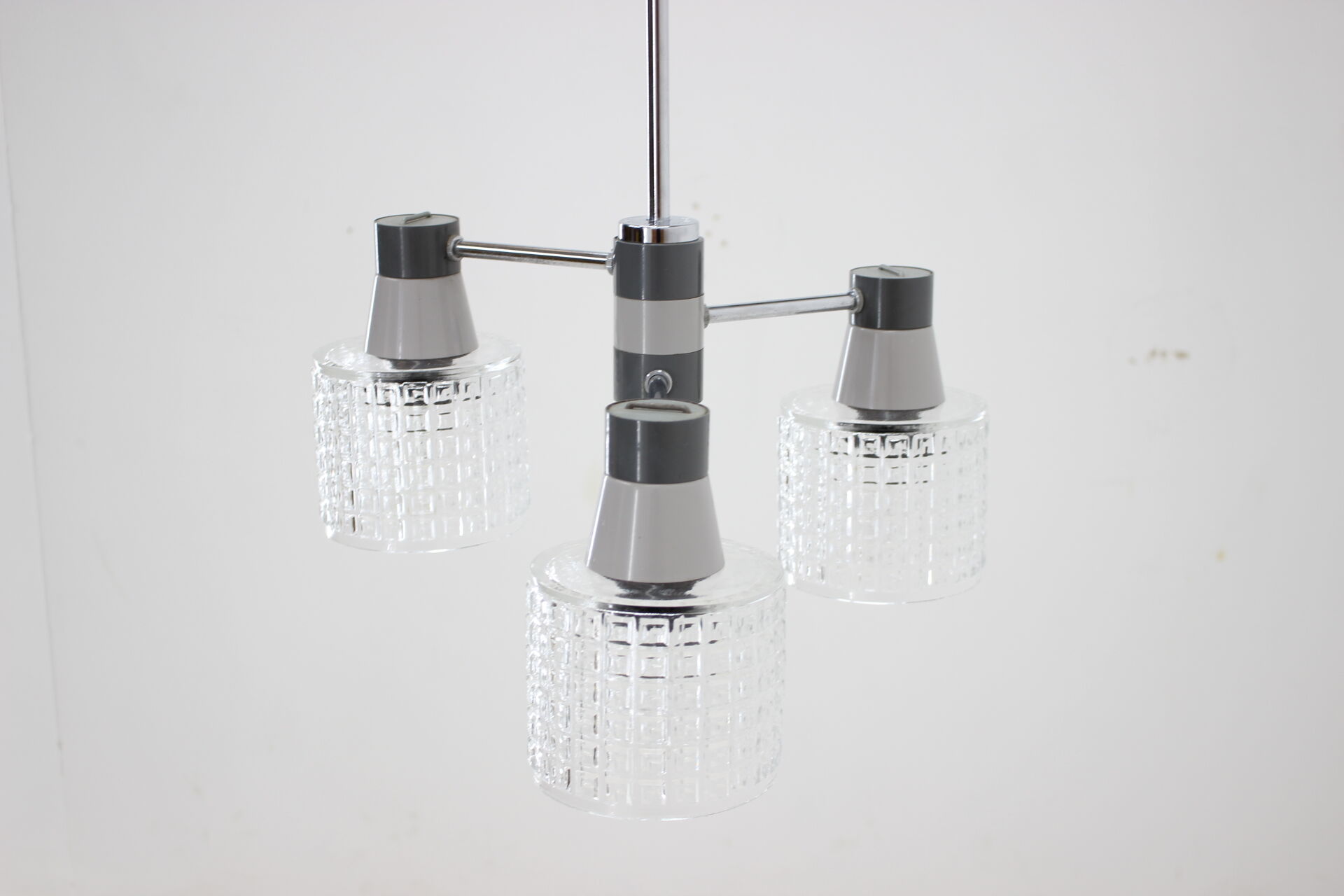 Lustre chromé du milieu du siècle par Drukov 1970