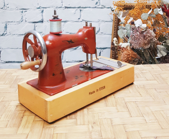 Collector sewing machine
