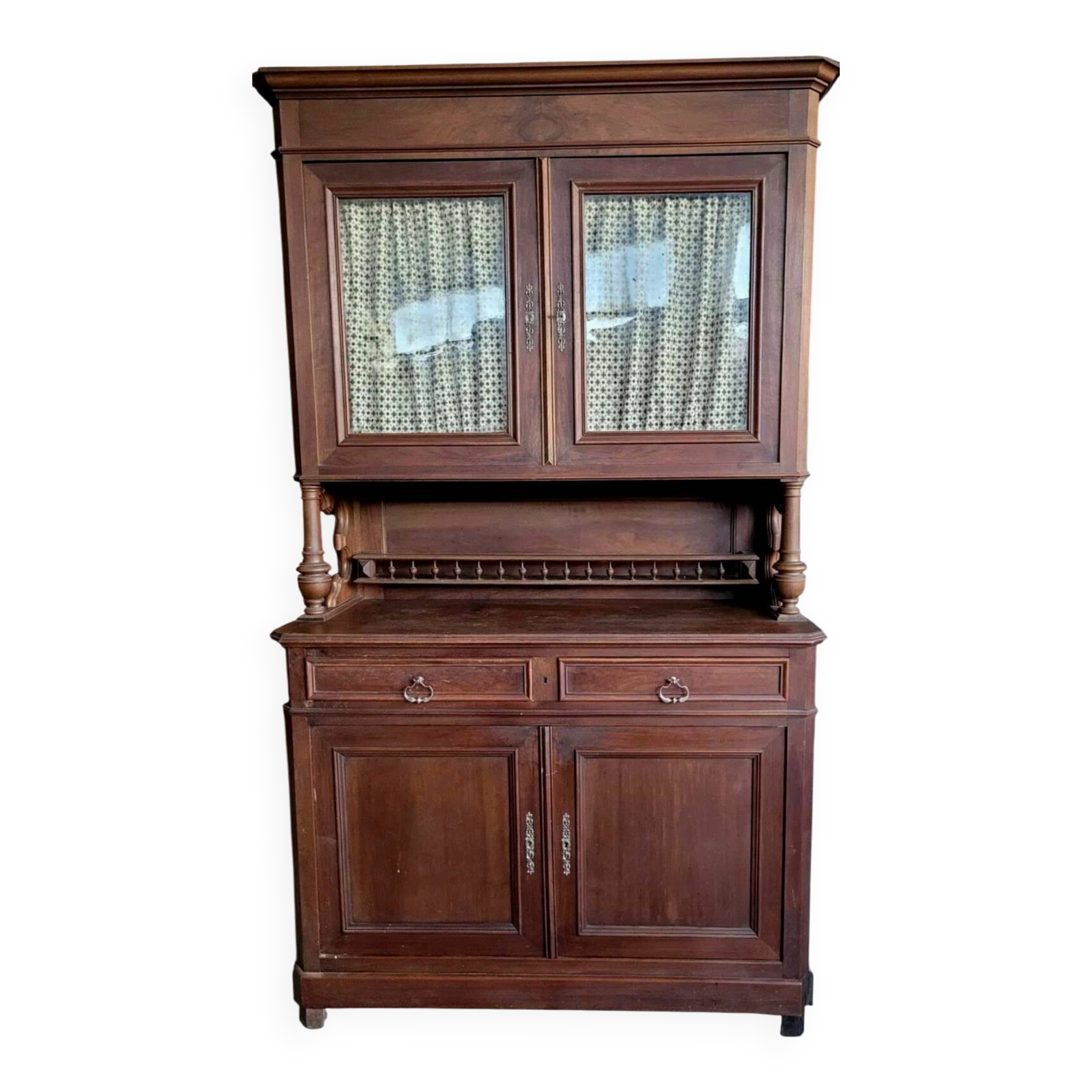 Buffet a deux corps époque Louis Philippe en noyer vers 1830