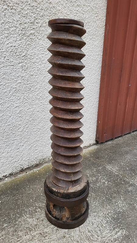 LARGE OLD WOODEN PRESS SCREW