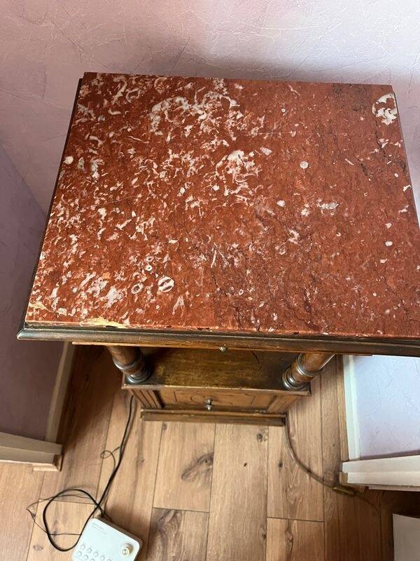 Table de chevet ancienne
