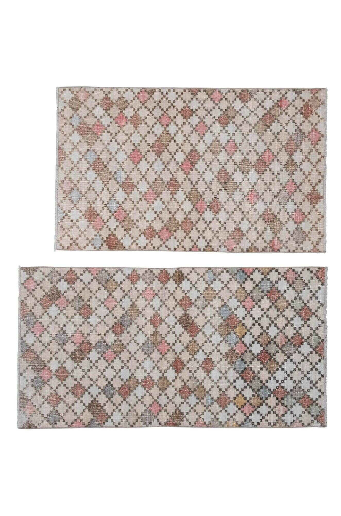 Vintage handmade Turkish rug 118x187 cm