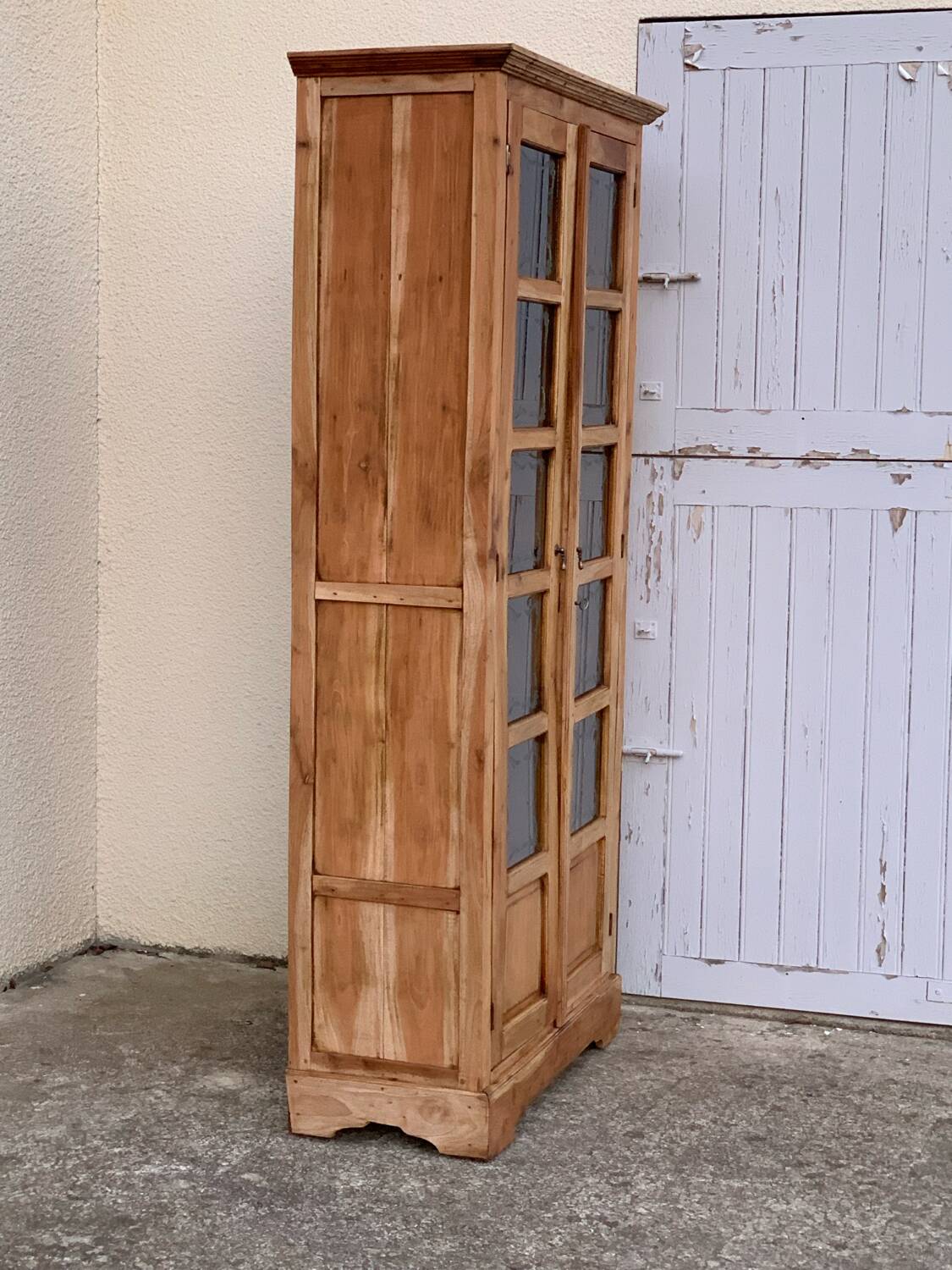 Parisian wardrobe in raw wood with engraved glass from 1920.