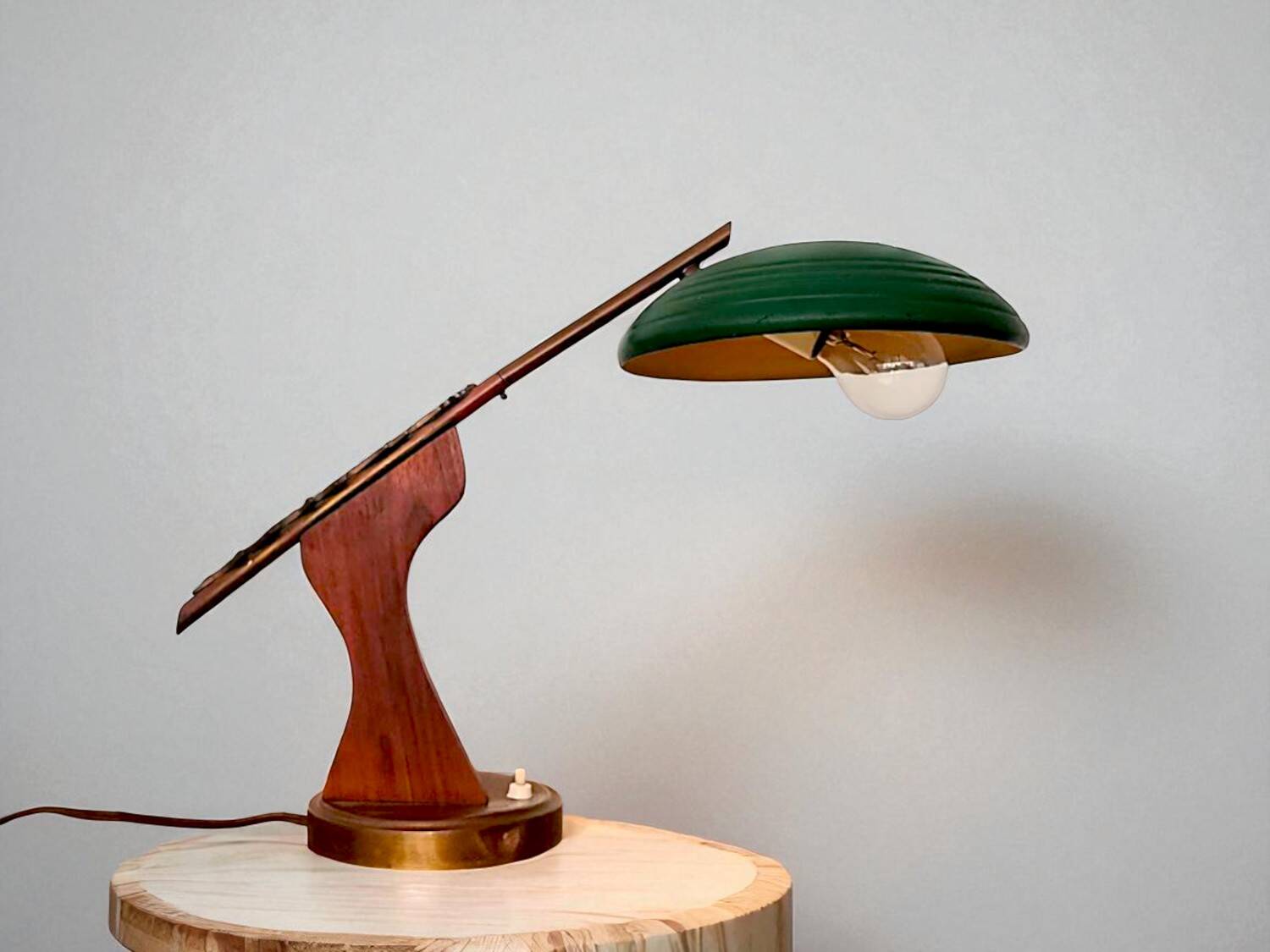 Lampe de bureau en bois, milieu XXème