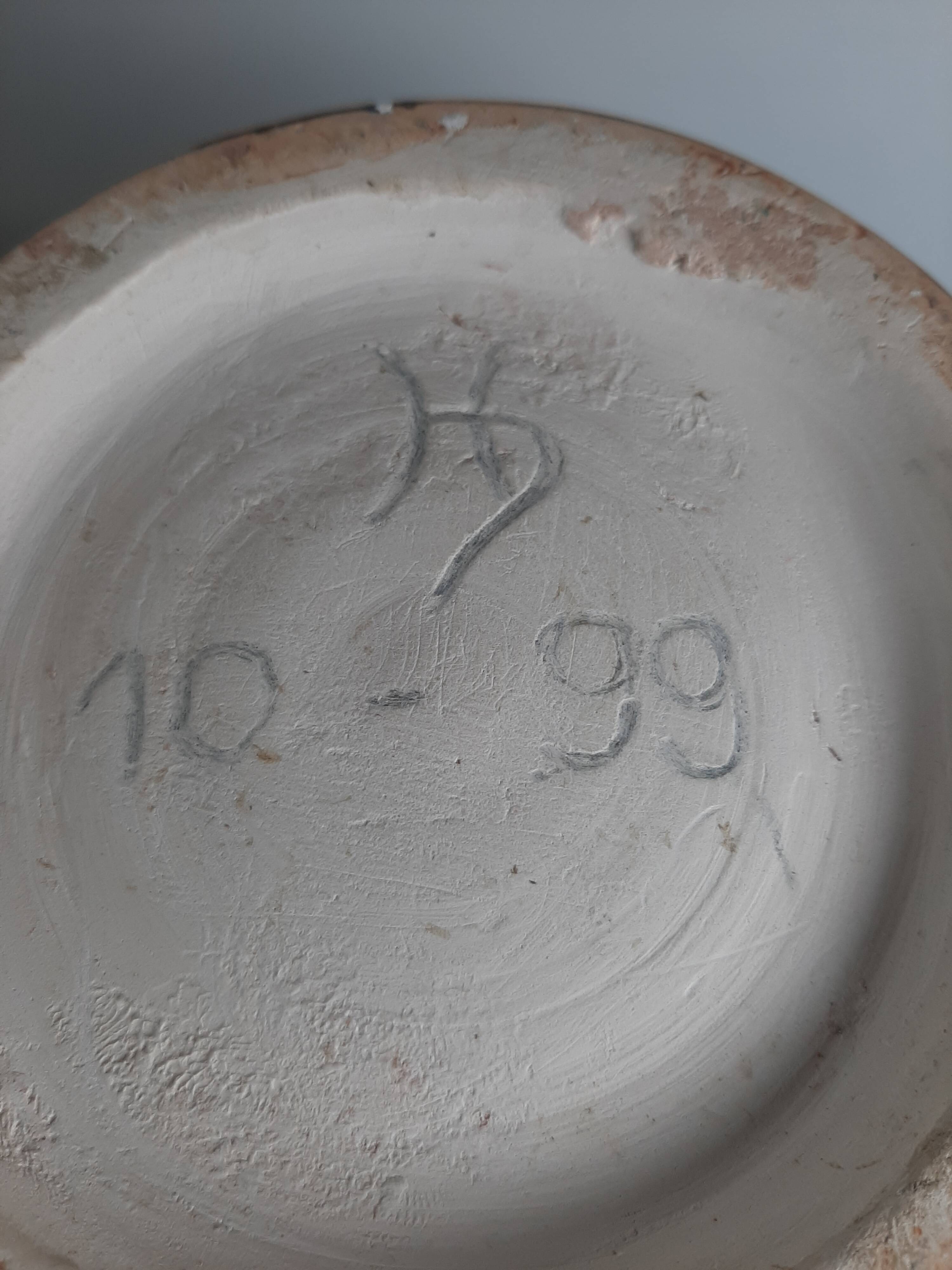 Large vintage vase in the shape of a propeller