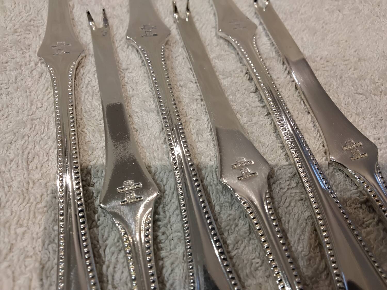 6 silver-plated lobster picks by Christofle, Perles pattern