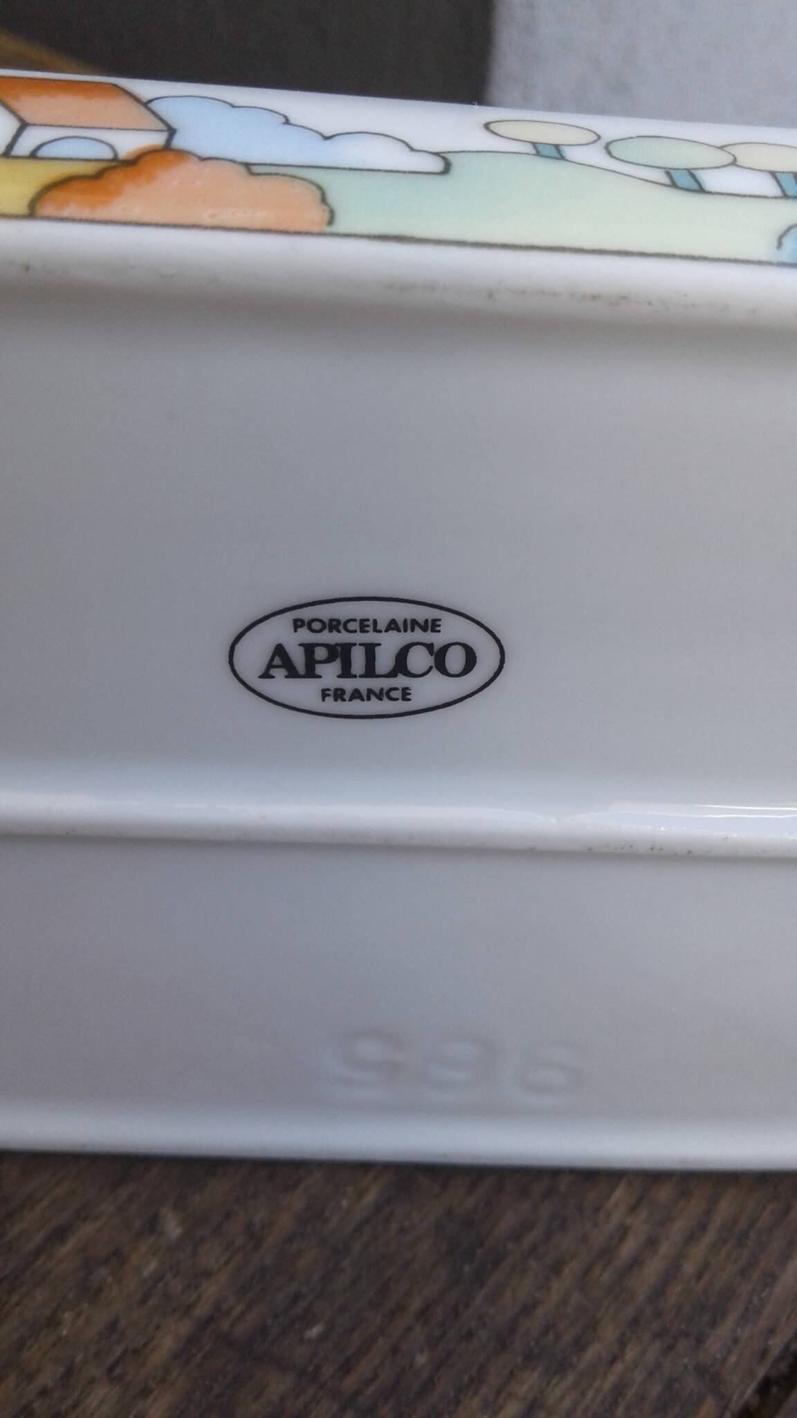 Porcelain butter dish