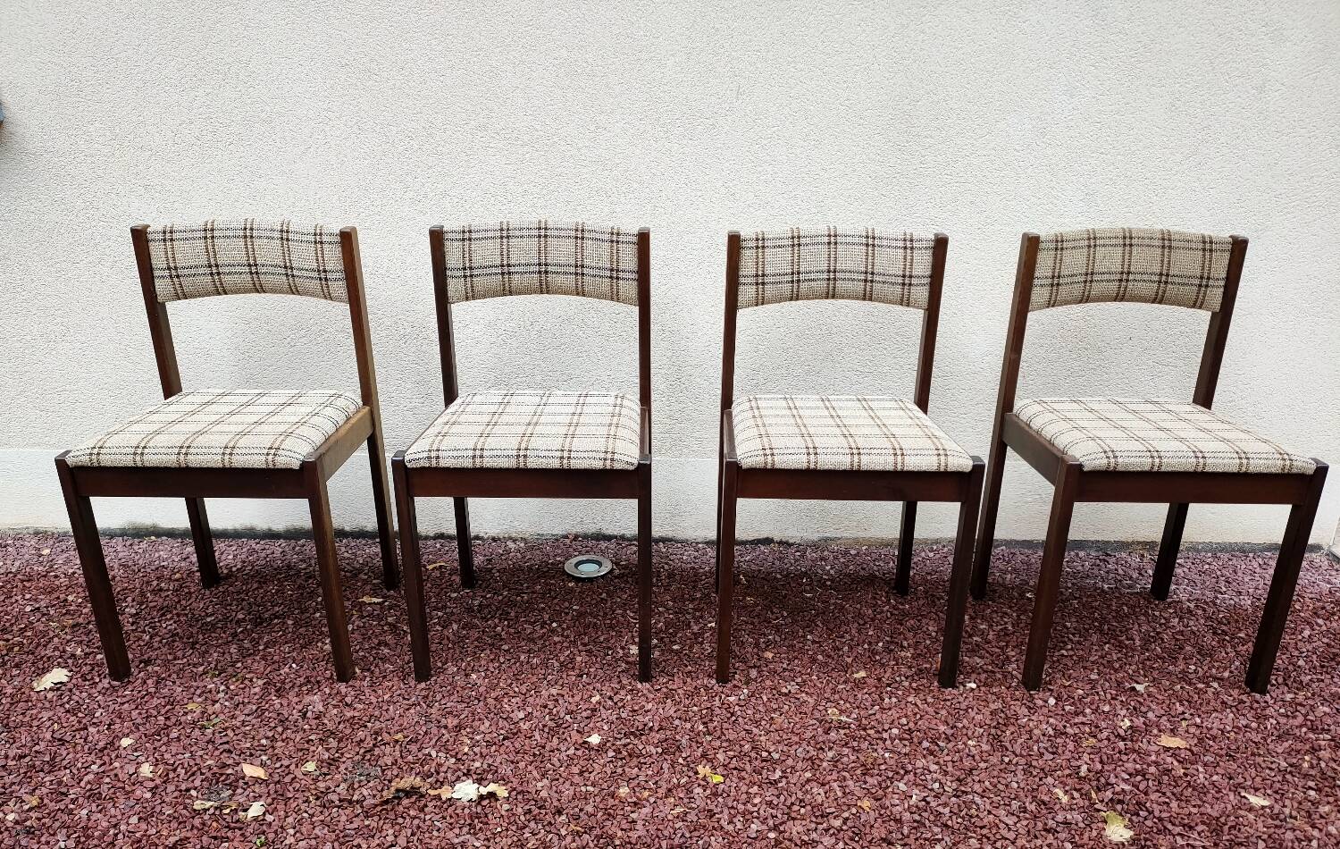 Ensemble de 4 chaises en bois et tweed 70'