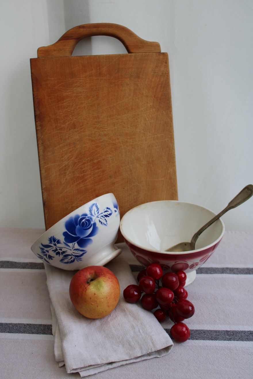 Set of 2 antique ceramic bowls