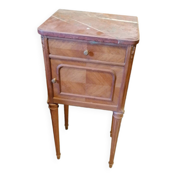 Table de chevet en bois de style Louis XVI.