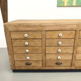 Double-sided display counter with 20 drawers