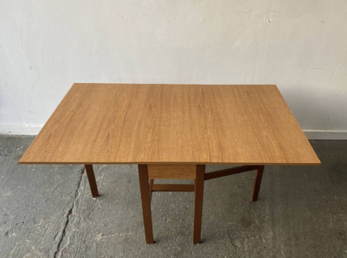 1960s Mid-Century vintage extendable drop leaf Formica dining table