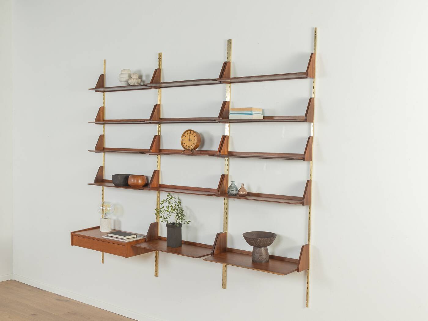 WKS-192 Wall shelf, WK Möbel