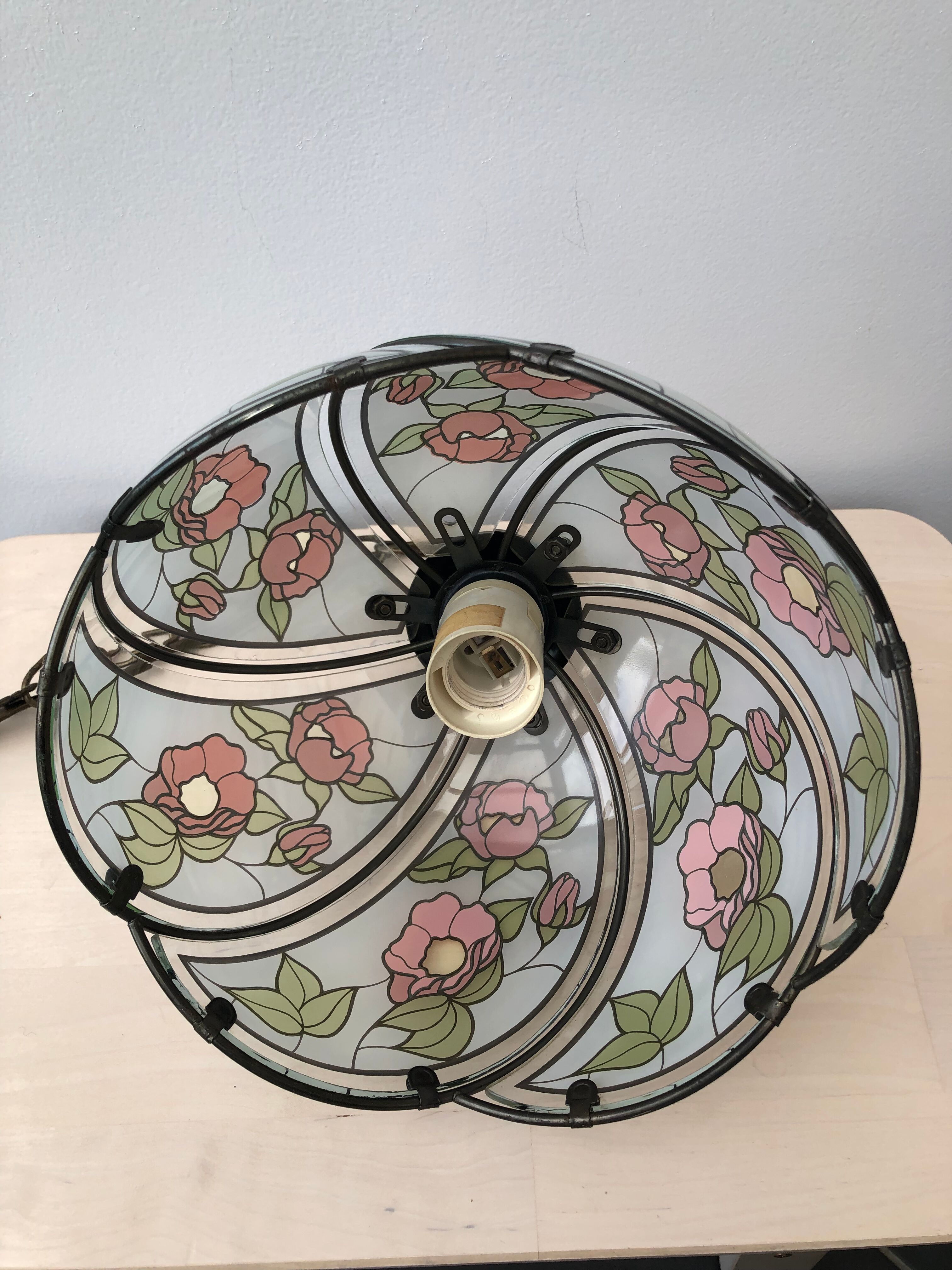 Glass pendant lamp, floral pattern