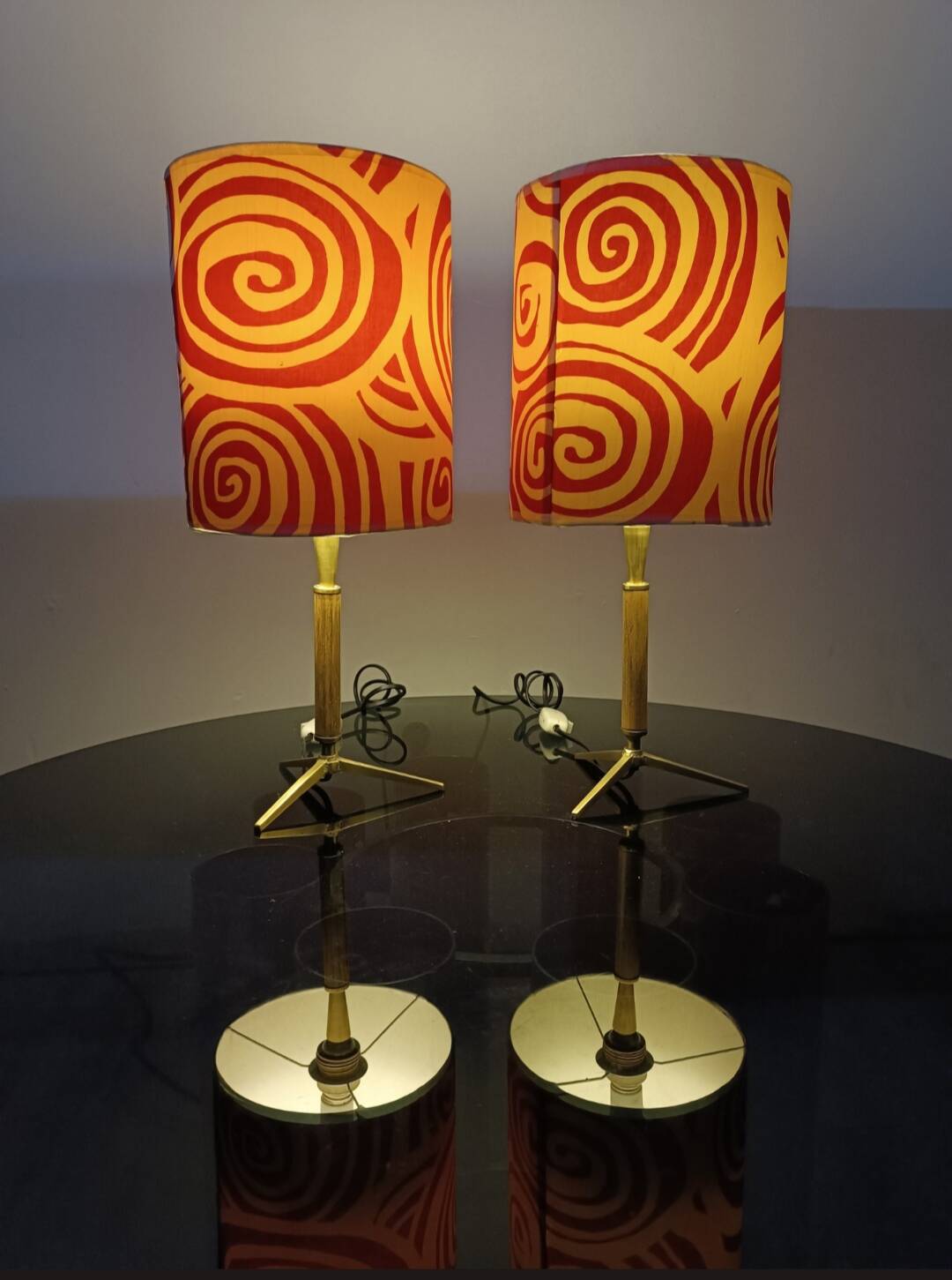 Paire de lampes en bois et laiton 1960s