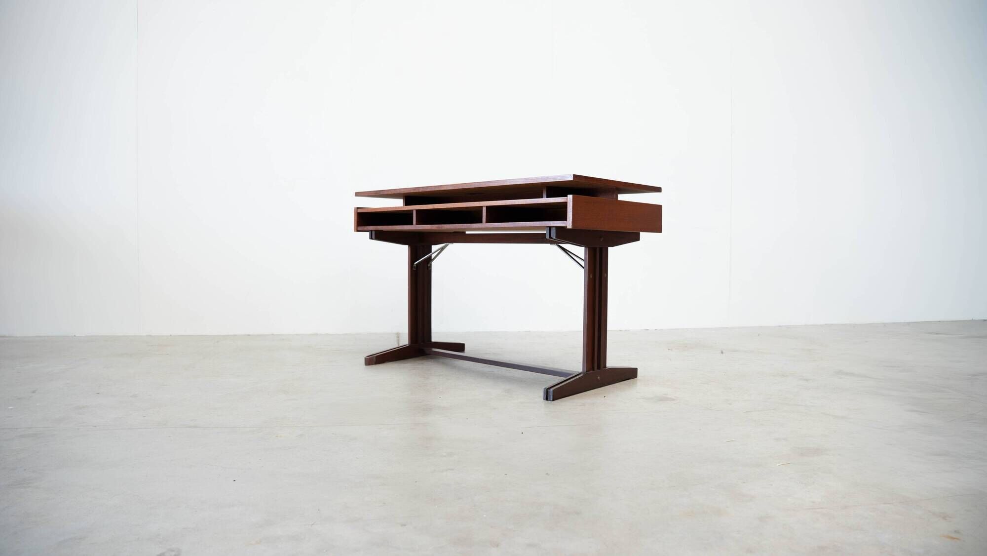 Sculptural free standing Italian desk