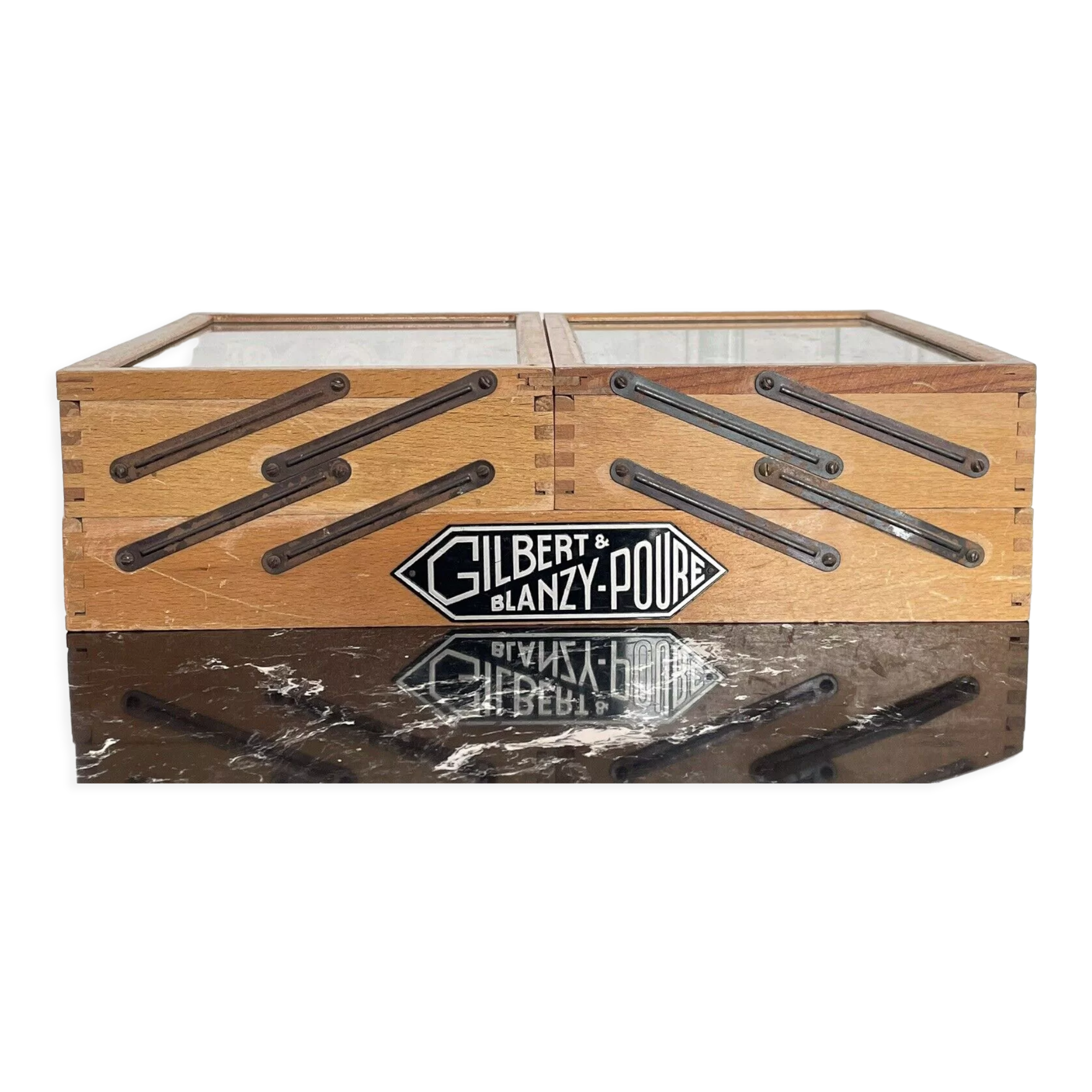 Pen display Gilbert & Blanzy Poure