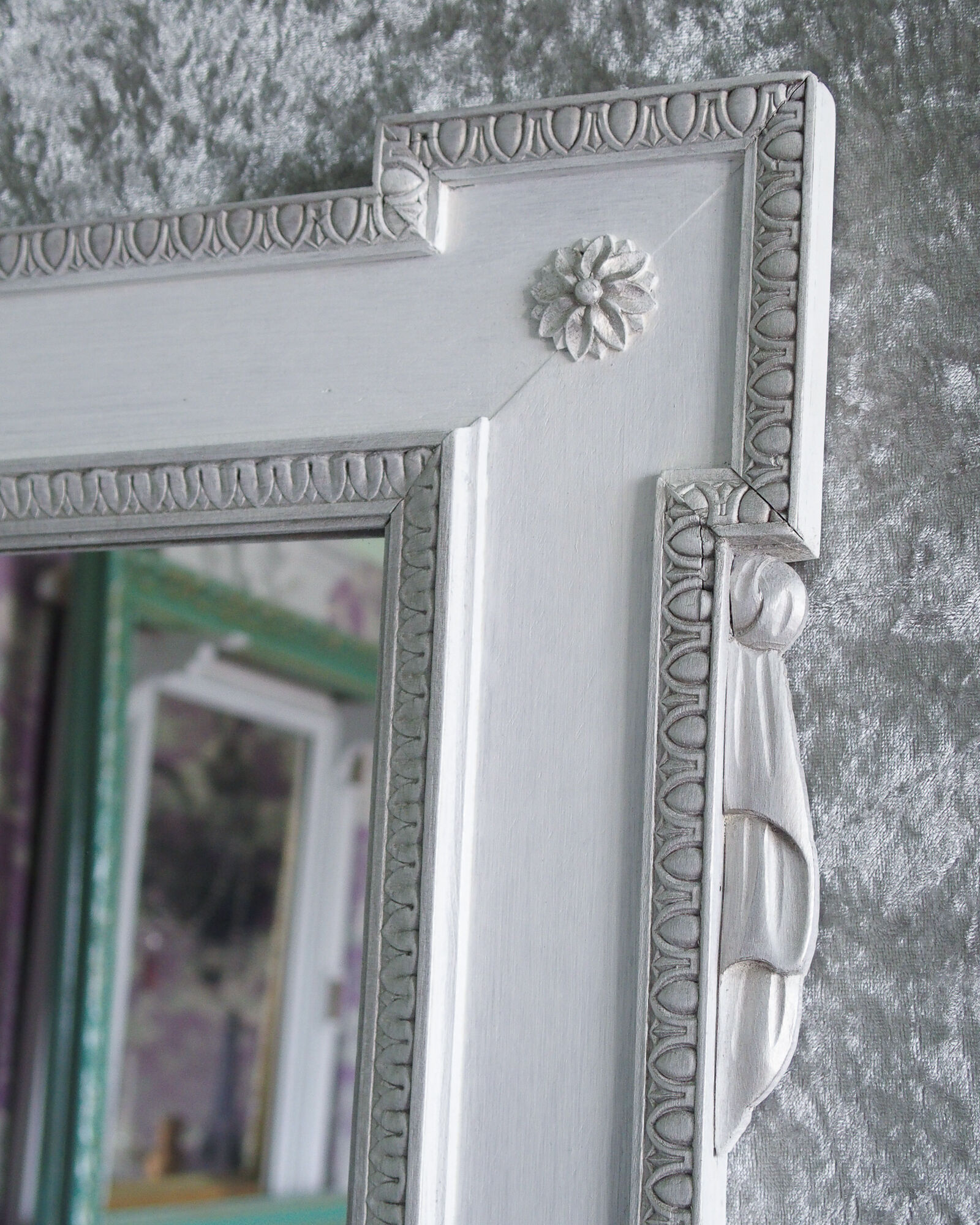 White mirror - 57x49cm