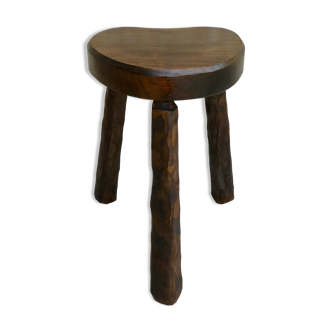 Tabouret tripode en bois massif, assise coeur