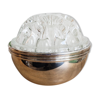 Flower with removable silver foot