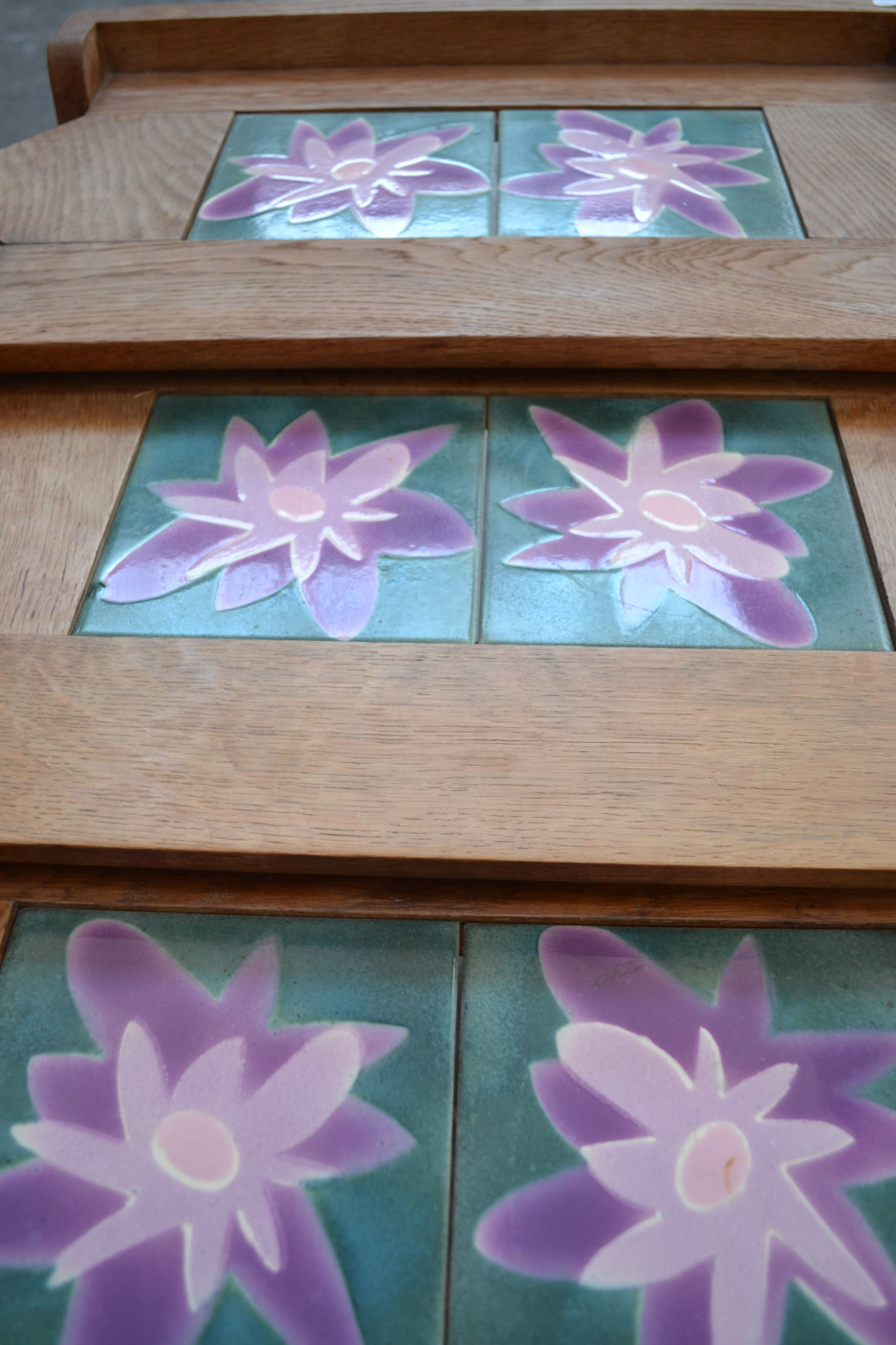 Pull-out tables  Guillerme and Chambron