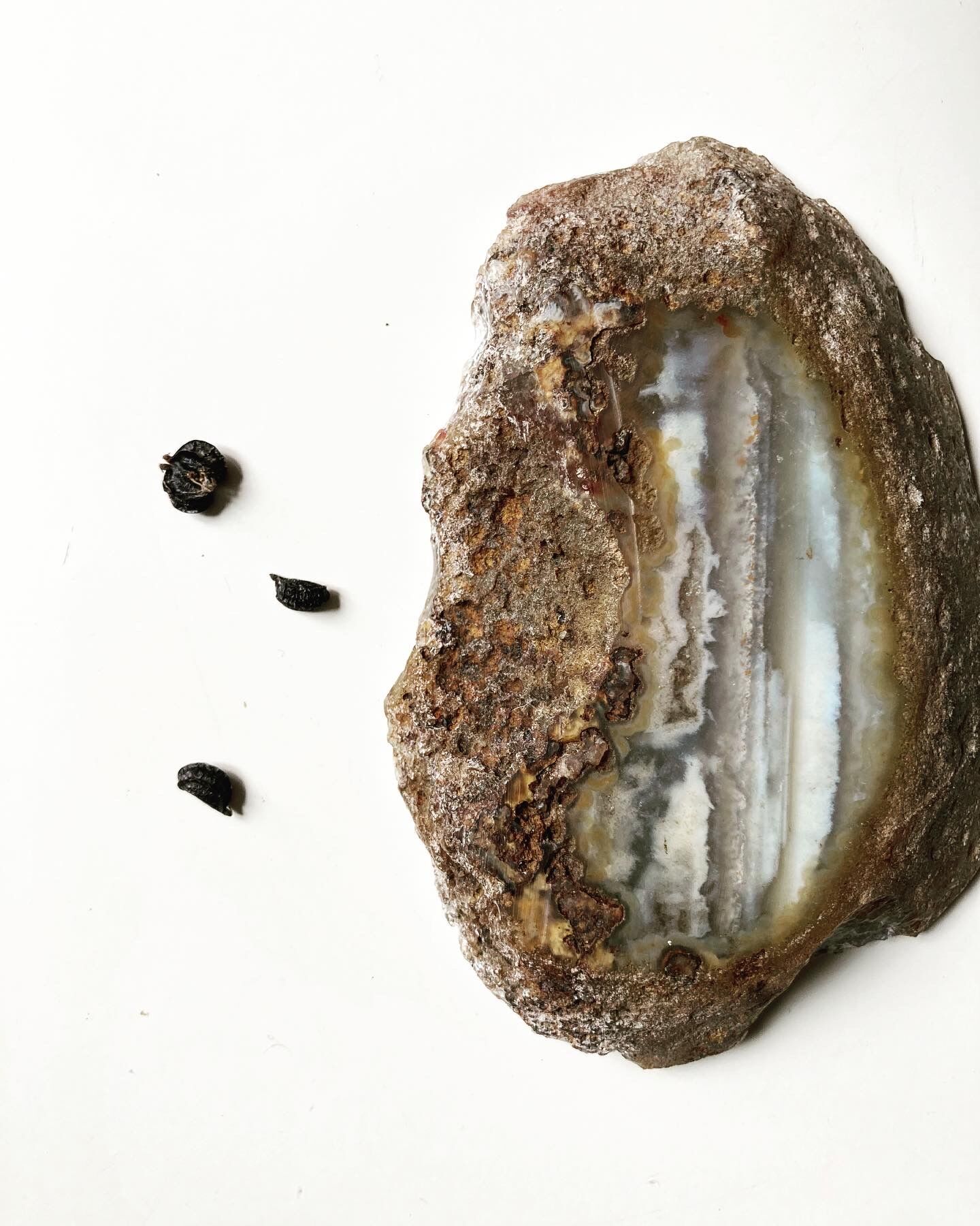 Brutalist mineral pocket void