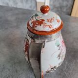 Porcelain teapot signed Tashiro