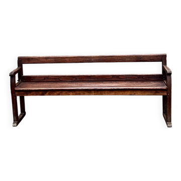 Banc ancien en bois à dossier et accoudoirs