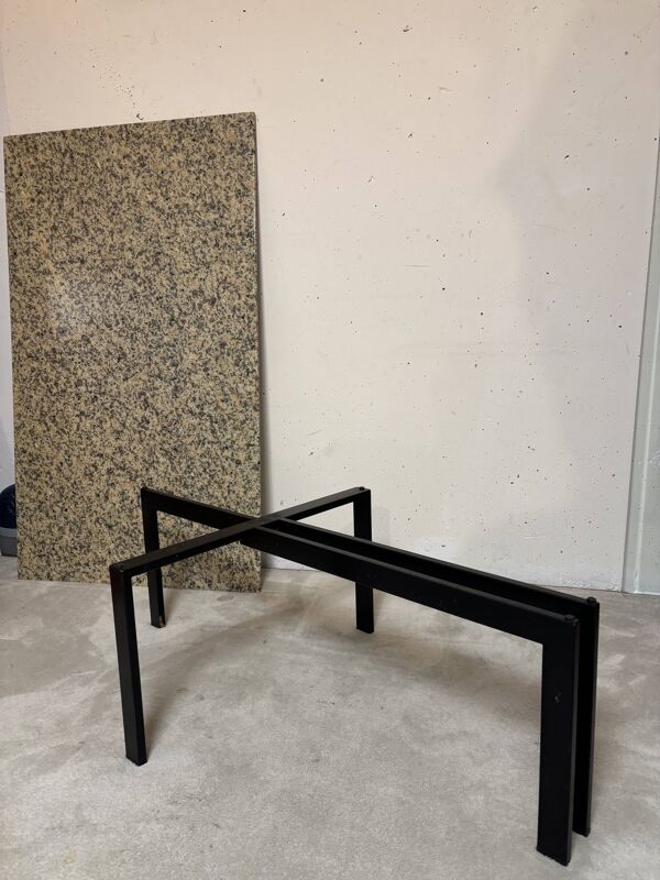 Table basse en granite, Artelano 1982