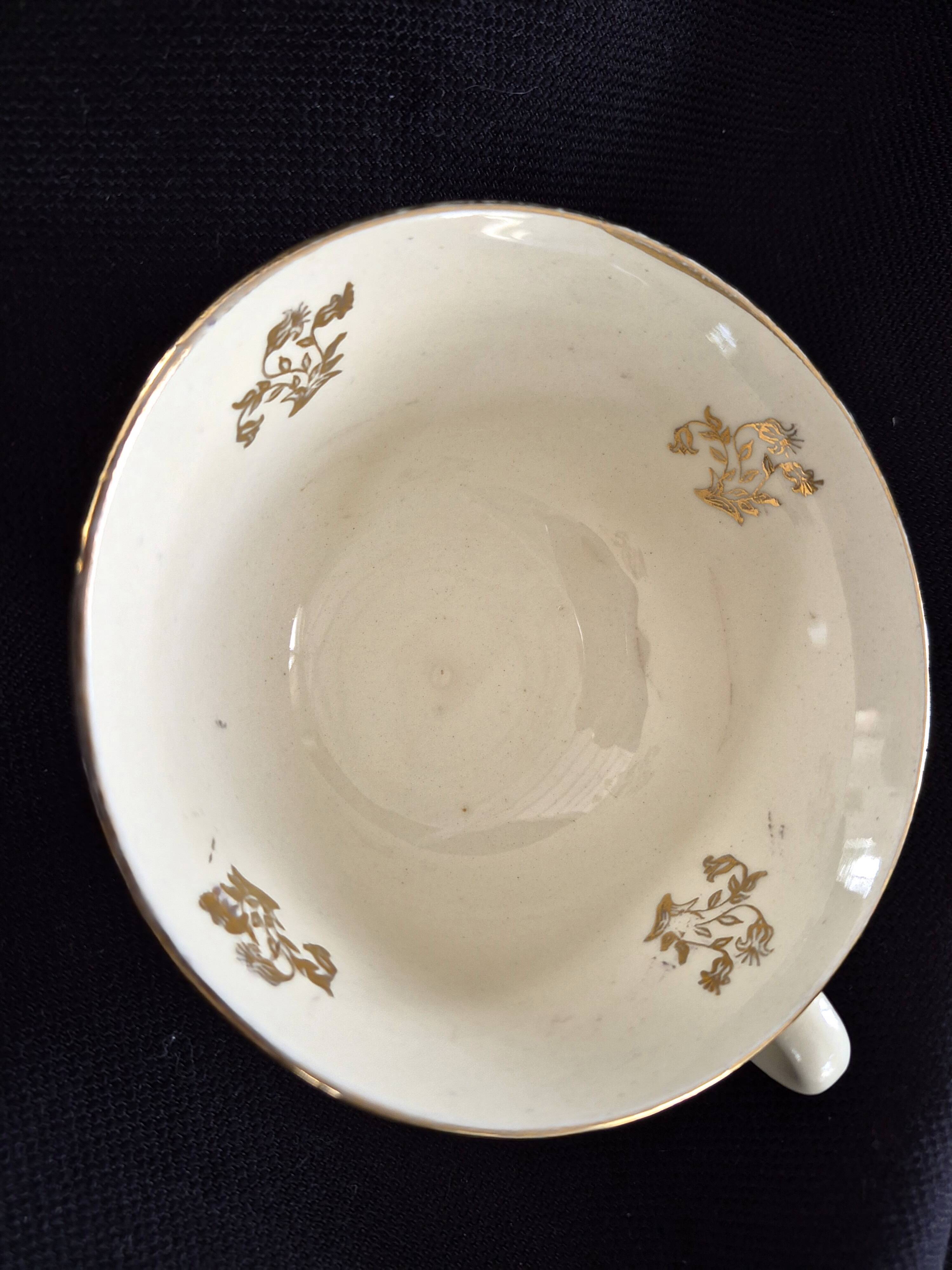Set of 8 cups and saucers in Gien earthenware, model Valence A040.