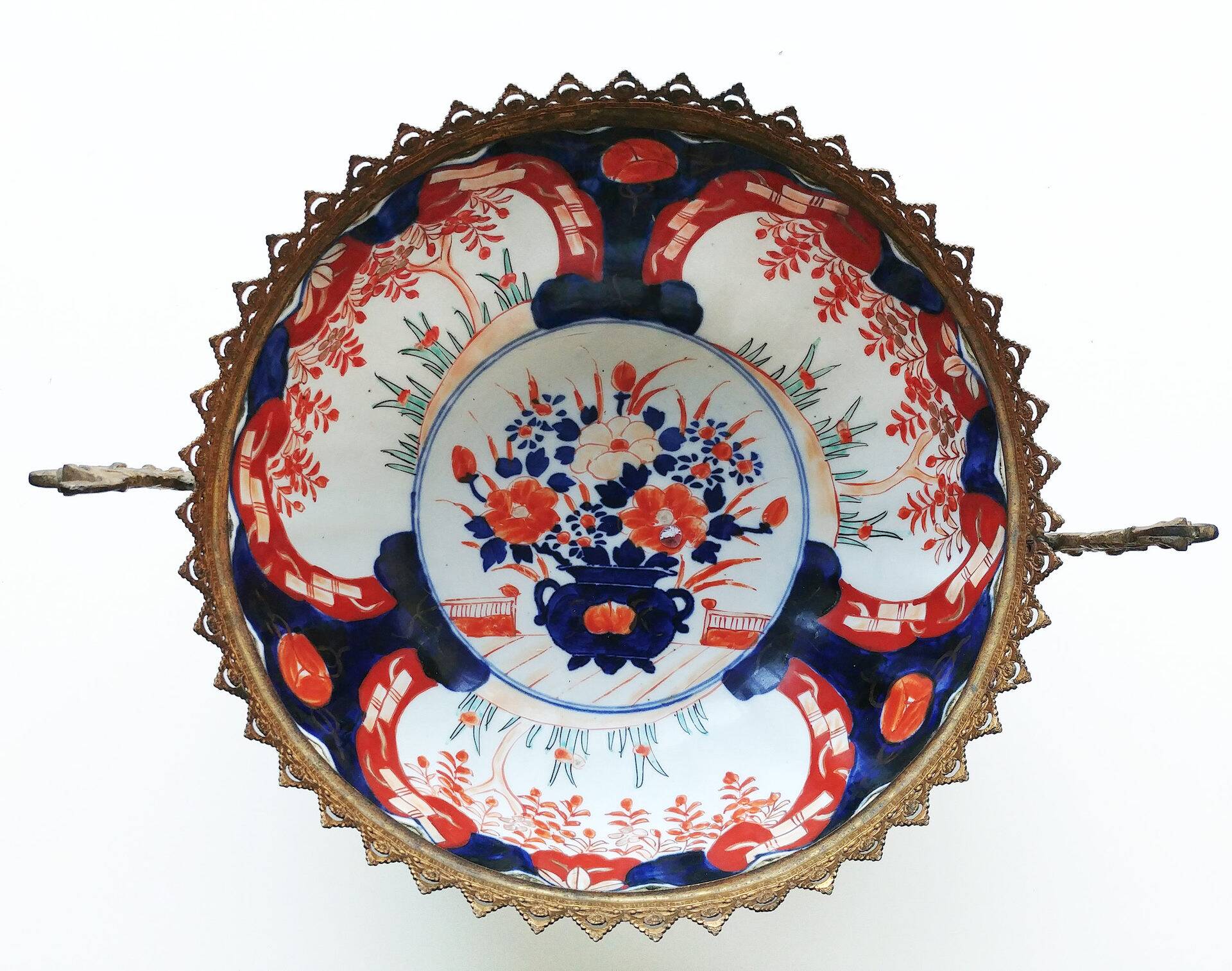 Coupe Imari monté en bronze doré, Japon fin XIXe siècle
