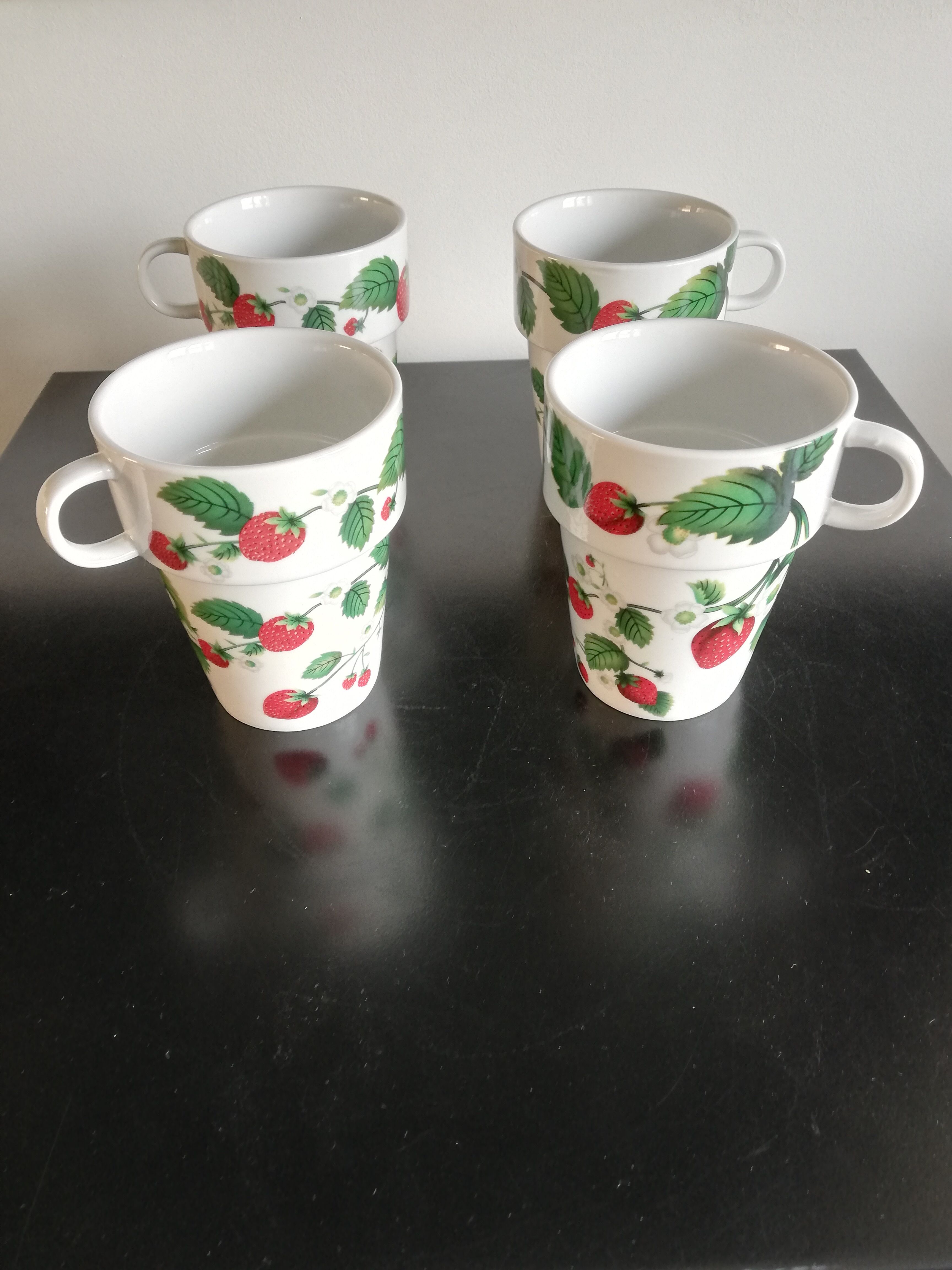 Set 4 cups strawberry Eva d'Arley