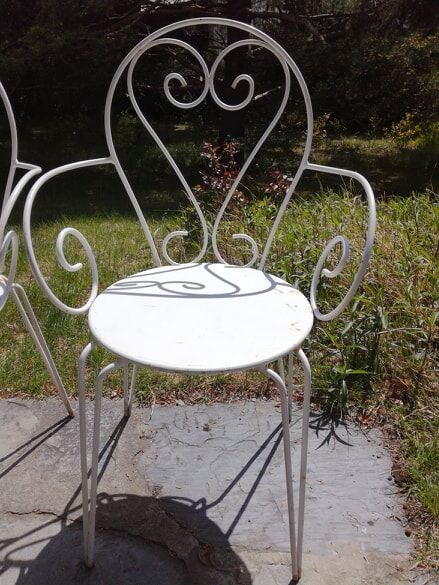 Paire de fauteuils en métal